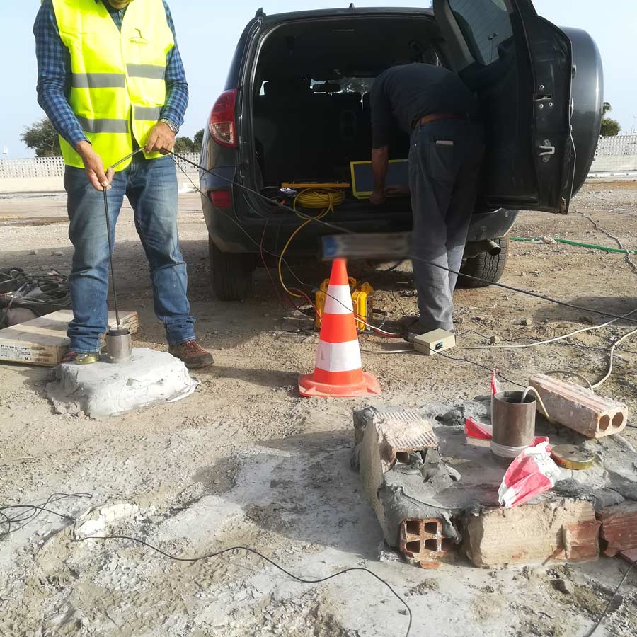 Cross hole y down hole