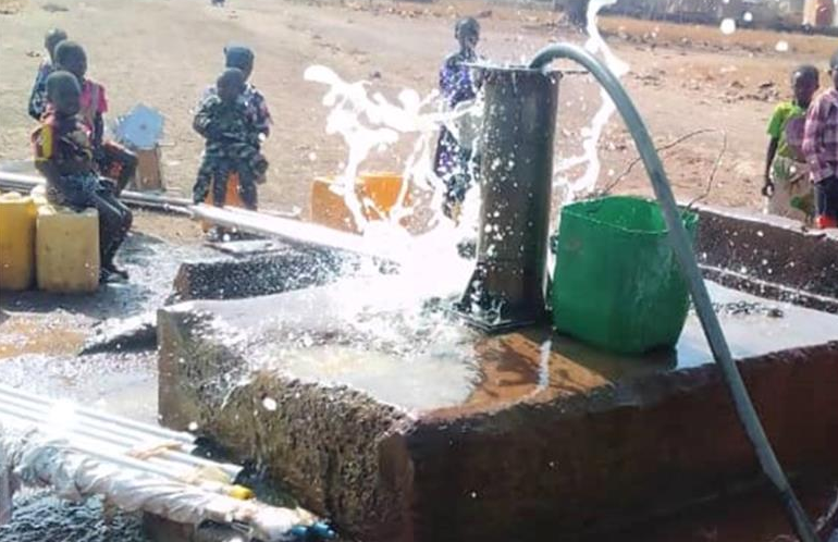 Rehabilitación del pozo de la comunidad de Banzon